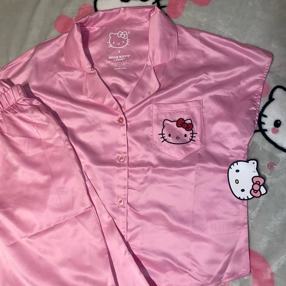Hello kitty silk pjs size small - Picture 3 of 3